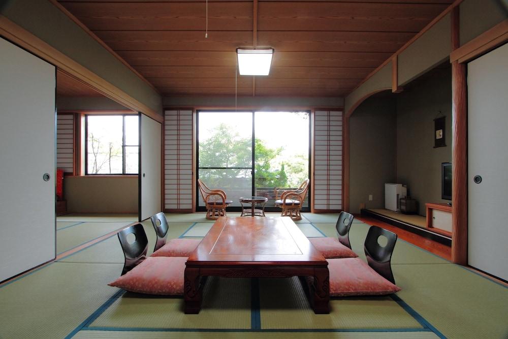 Yufuin Onsen Ryokan Mebaeso