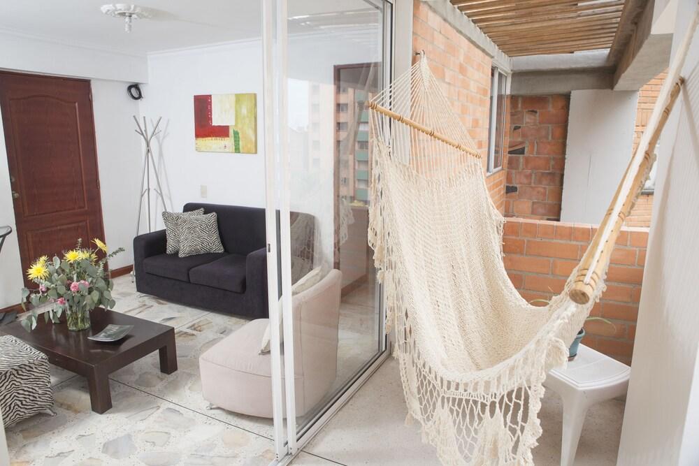 Atenas By Nomad Guru