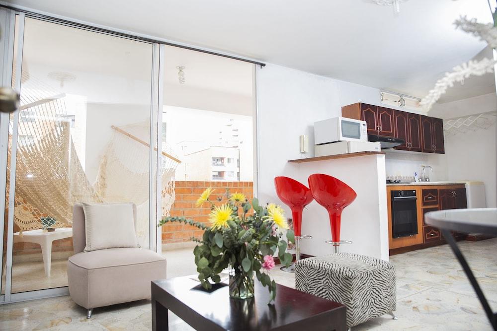 Atenas By Nomad Guru