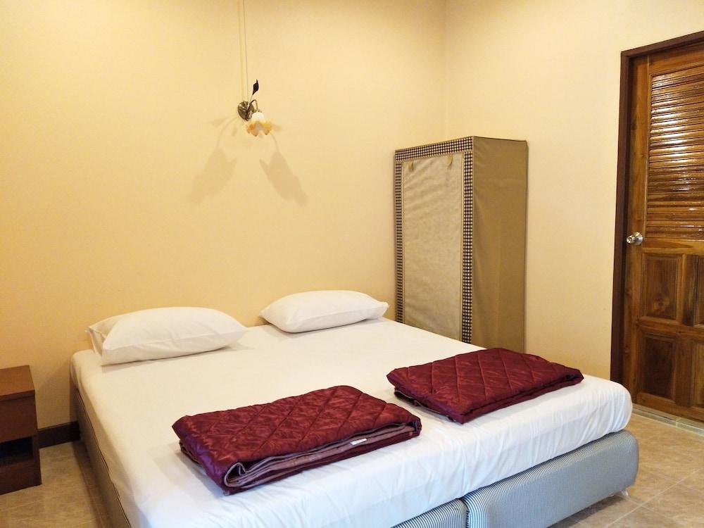 Bann Chansabai Resort