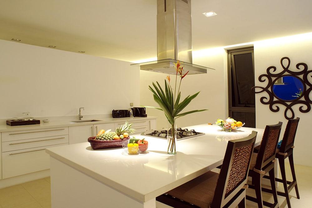 Luxury Villa Crystal Blue