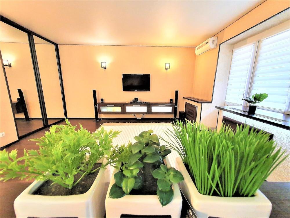 Megapolis Apartments on Arsenalnaya 4A