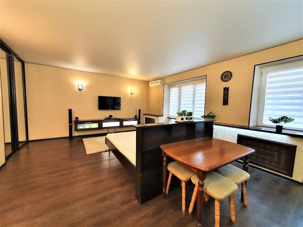 Megapolis Apartments on Arsenalnaya 4A