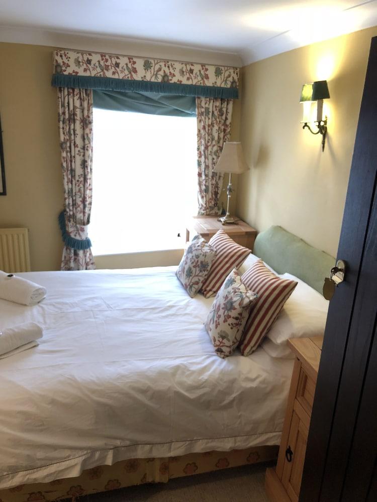 The Goose and Cuckoo