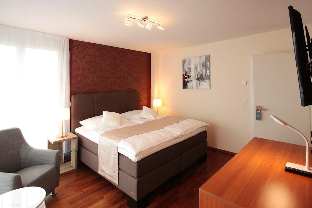 Lamex Inn Hotel & Restaurant