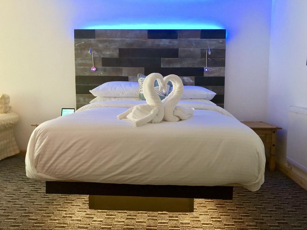 The Waterfront Lodges