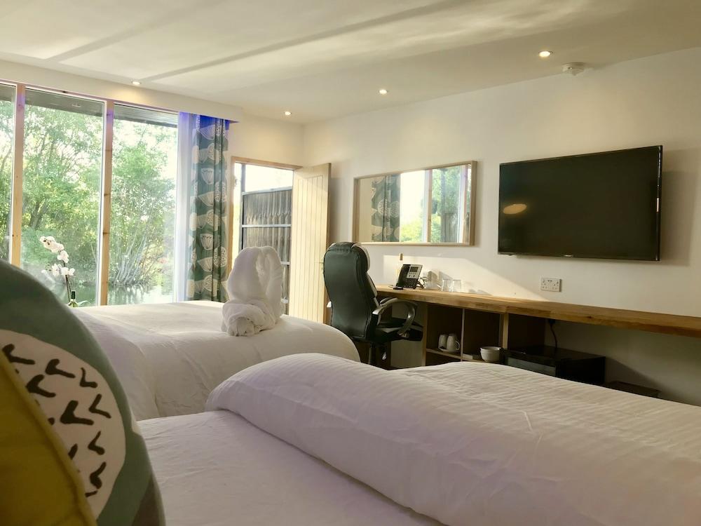 The Waterfront Lodges