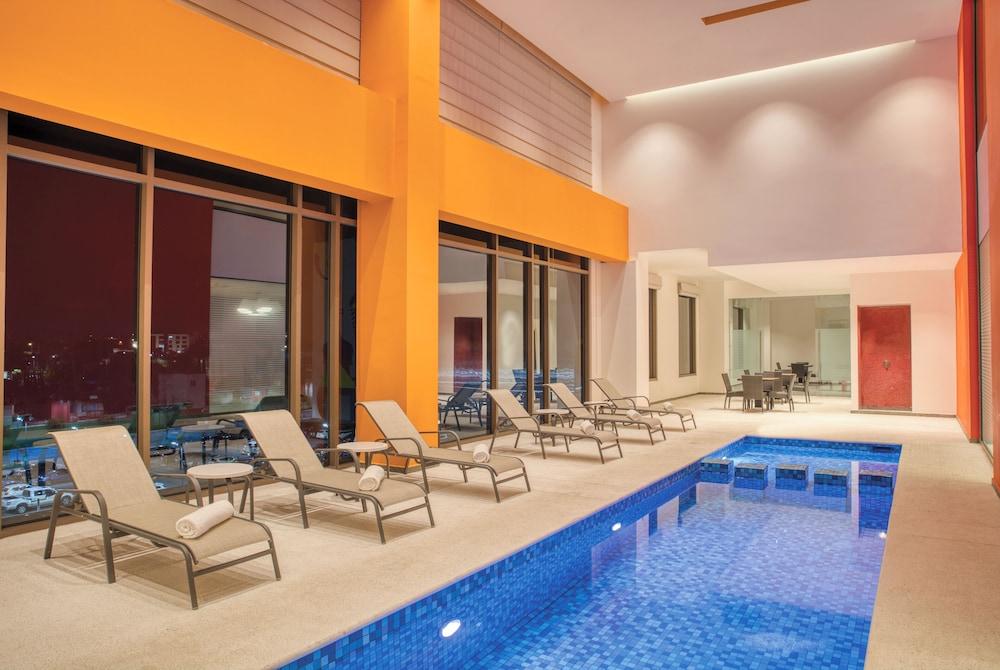 Fiesta Inn Express Puebla Explanada