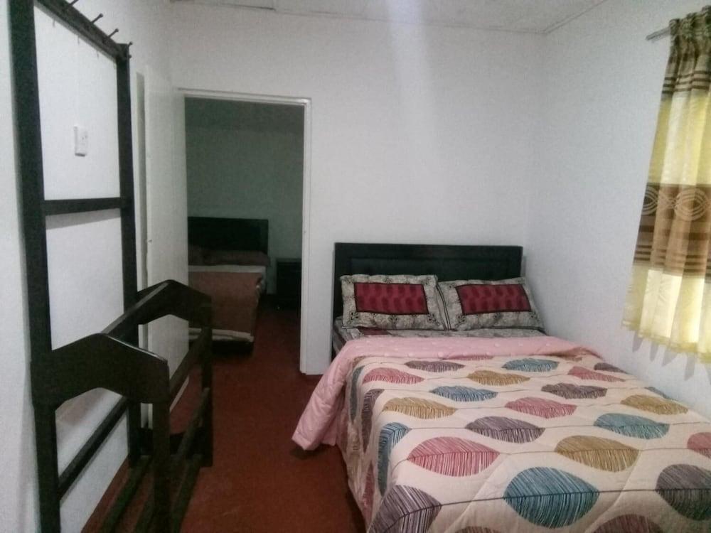 White Cottage Nuwara Eliya