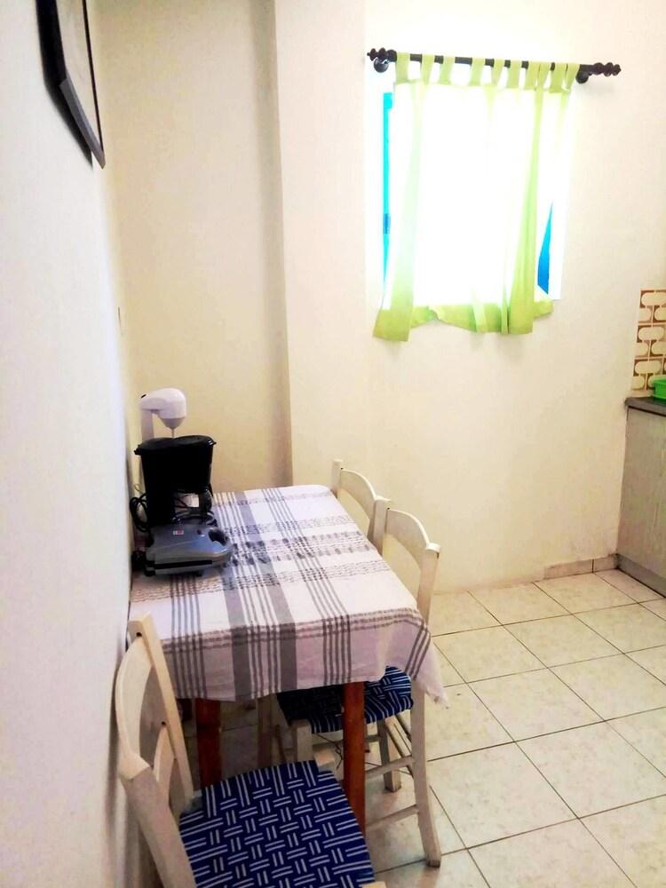 Sarantakis Apartments