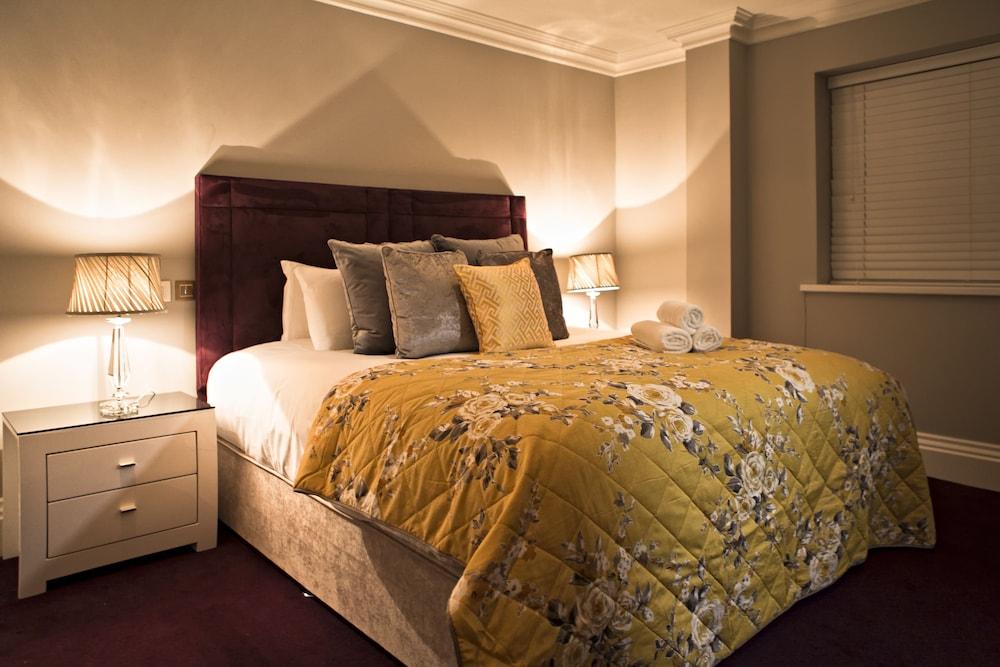 HIPHIPStay - The Michael Flatley Suite