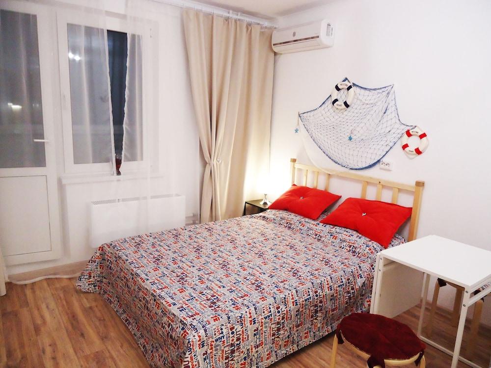 Apartments on Prospekt Dzerzhinskogo 238