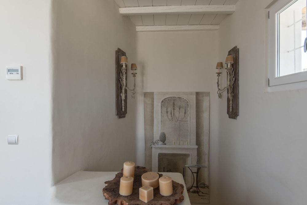 Villa Aphrodite sunkissed MykonianLuxury