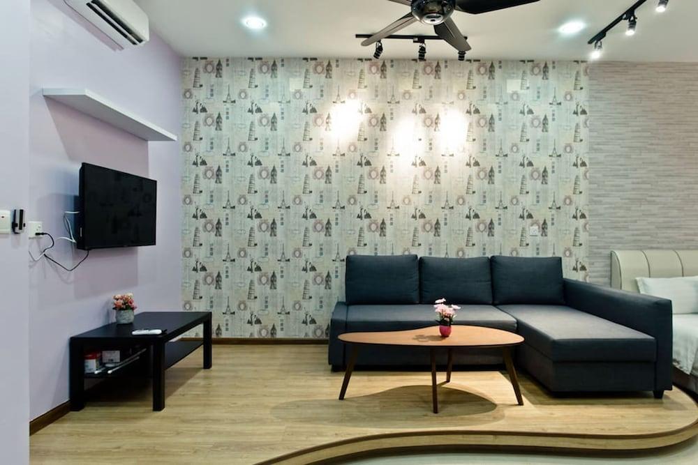 Element Mall Homestay