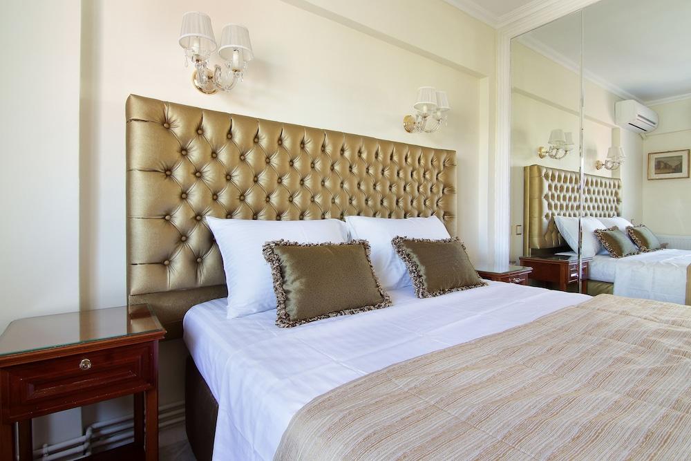 Royal Riviera Residence