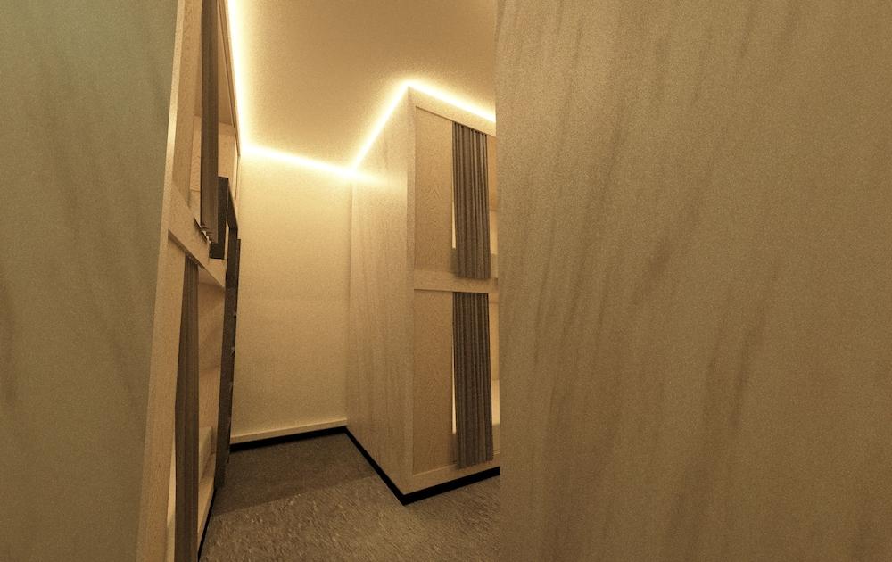 Bond Boutique Capsule Hotel at Bugis - Hostel