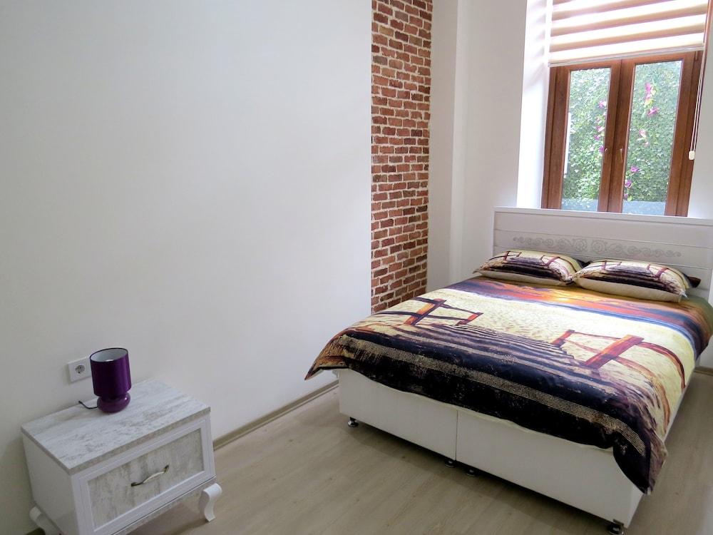 Istanberry - Sunshine Apartments