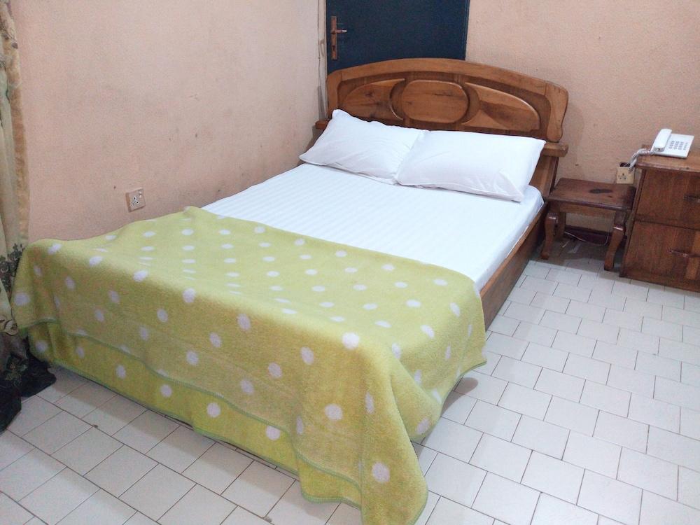 Feligold Royal Hotel