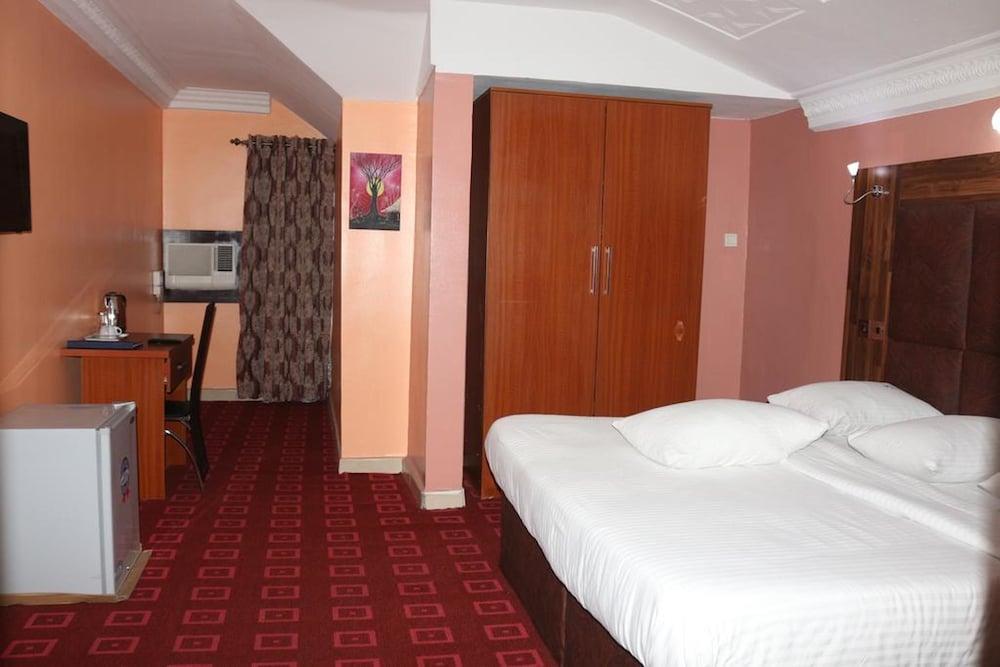 Royal Charlin Hotel and Suites