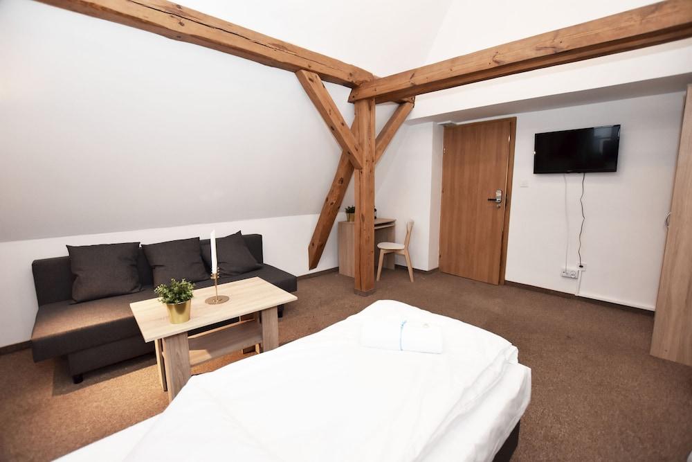 Dukes Hostel - Old Town