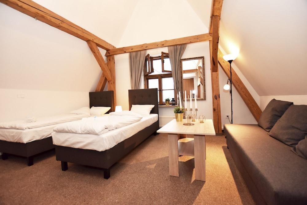 Dukes Hostel - Old Town