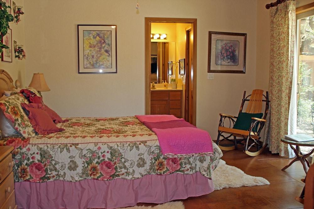 Prow'd House Bed & Breakfast