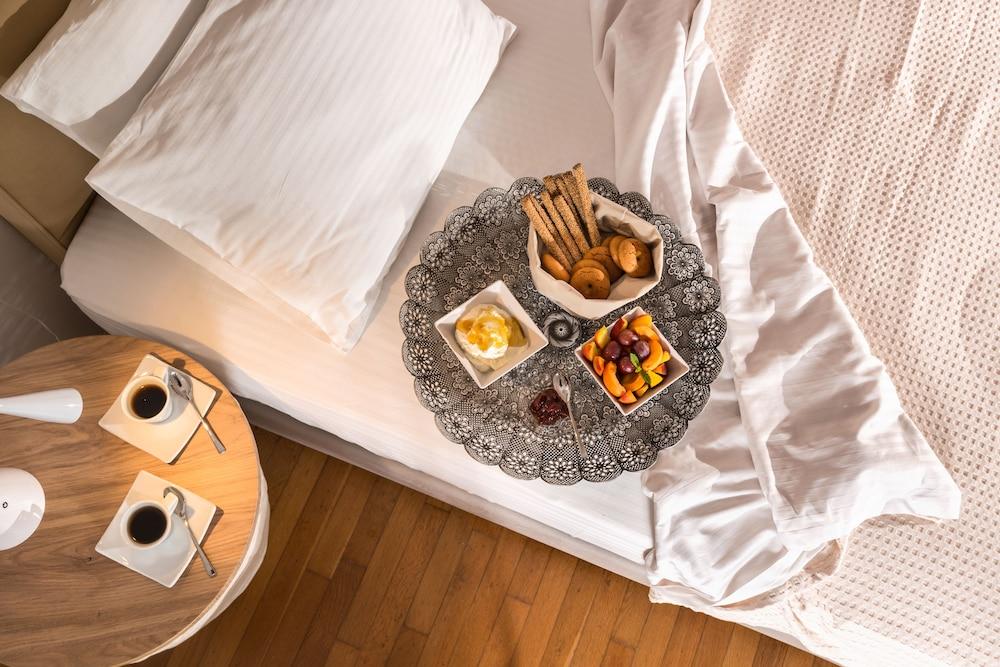 Damma Beachfront Luxury Villa