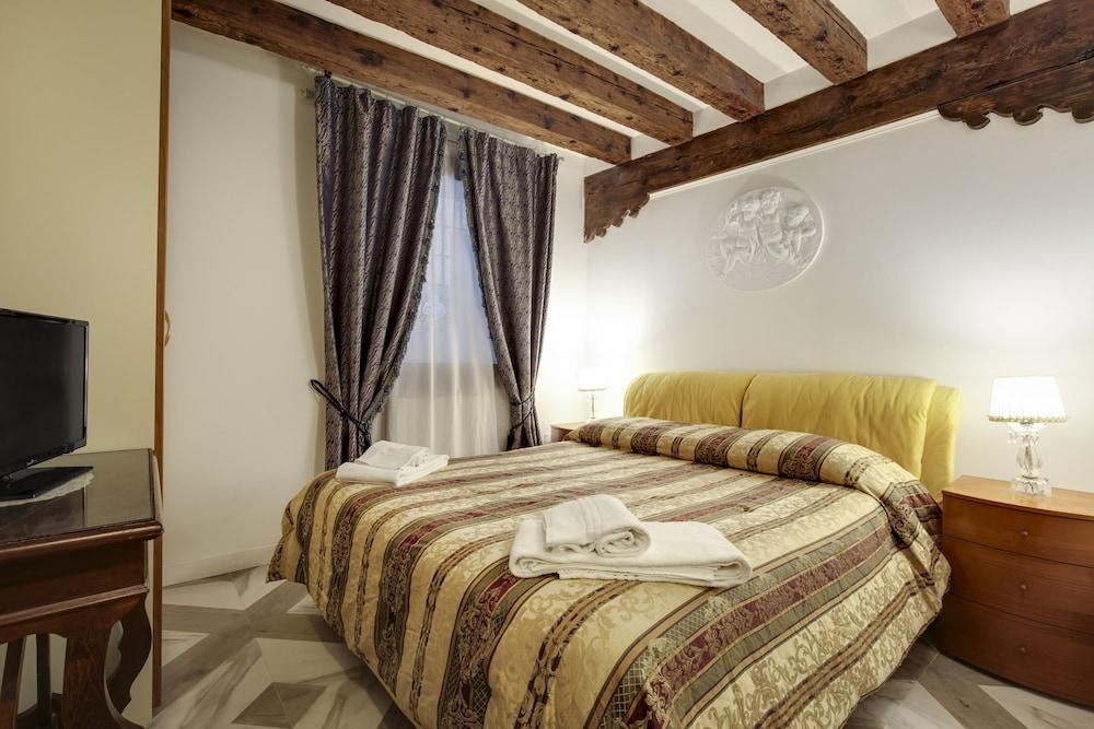 Angels - WR Apartments