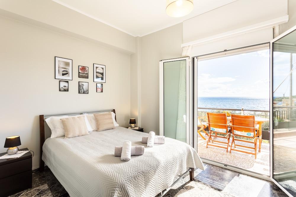 Sunset Serenity - Kardamili Seaside Getaway