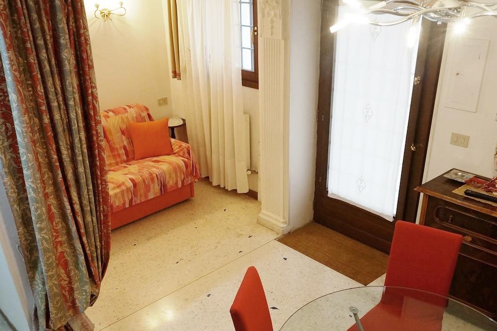 Sunrise - WR Apartments