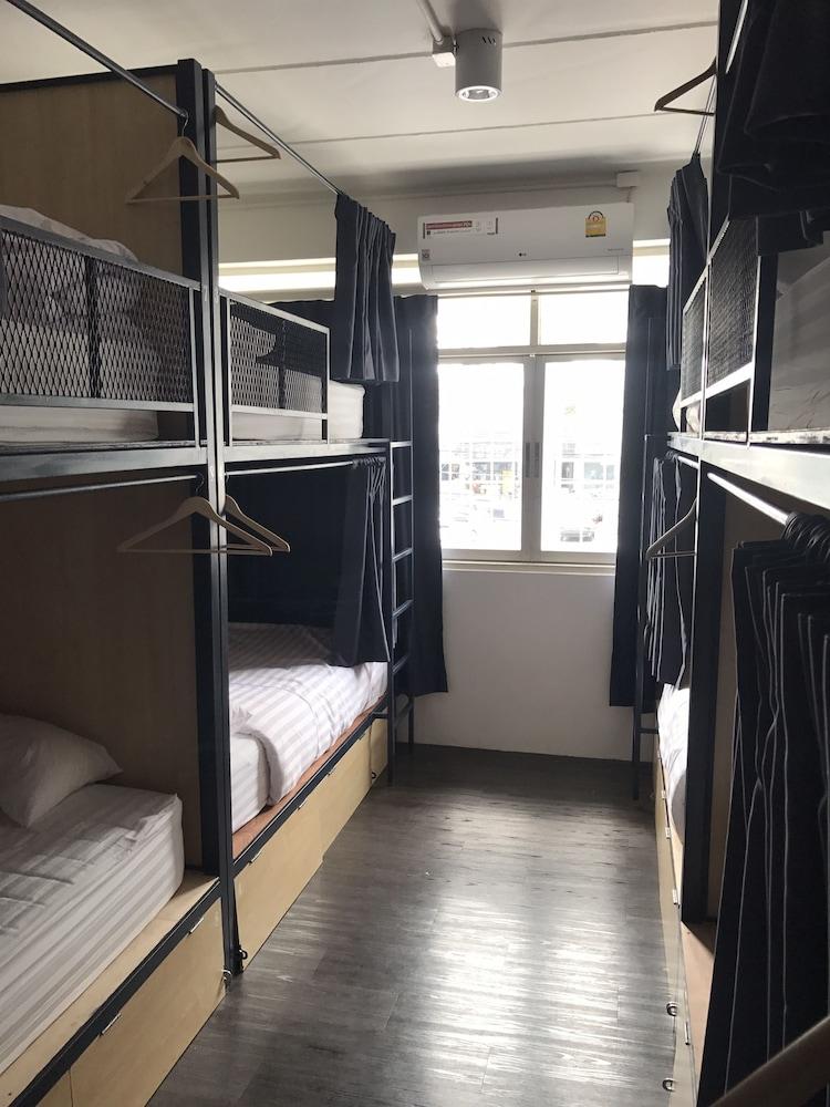 White Wall Poshtel - Hostel