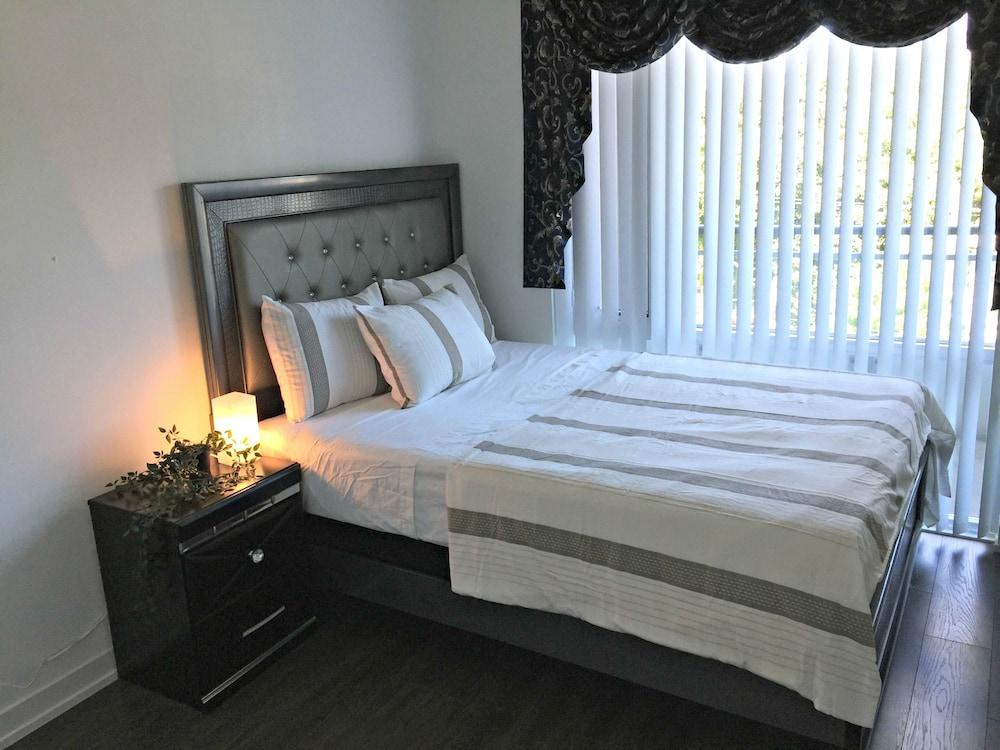 Executive Suites at St. Clair West