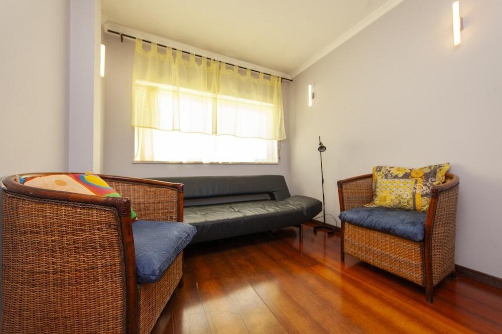 B28 - Stylish Typical House by DreamAlgarve