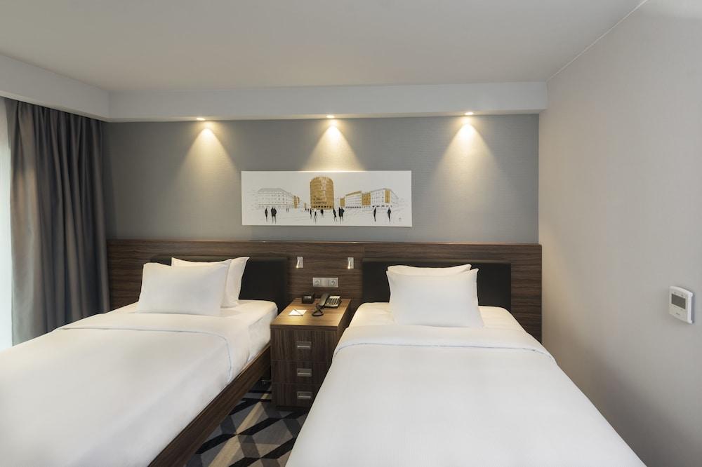 Hampton by Hilton Poznan Old Town