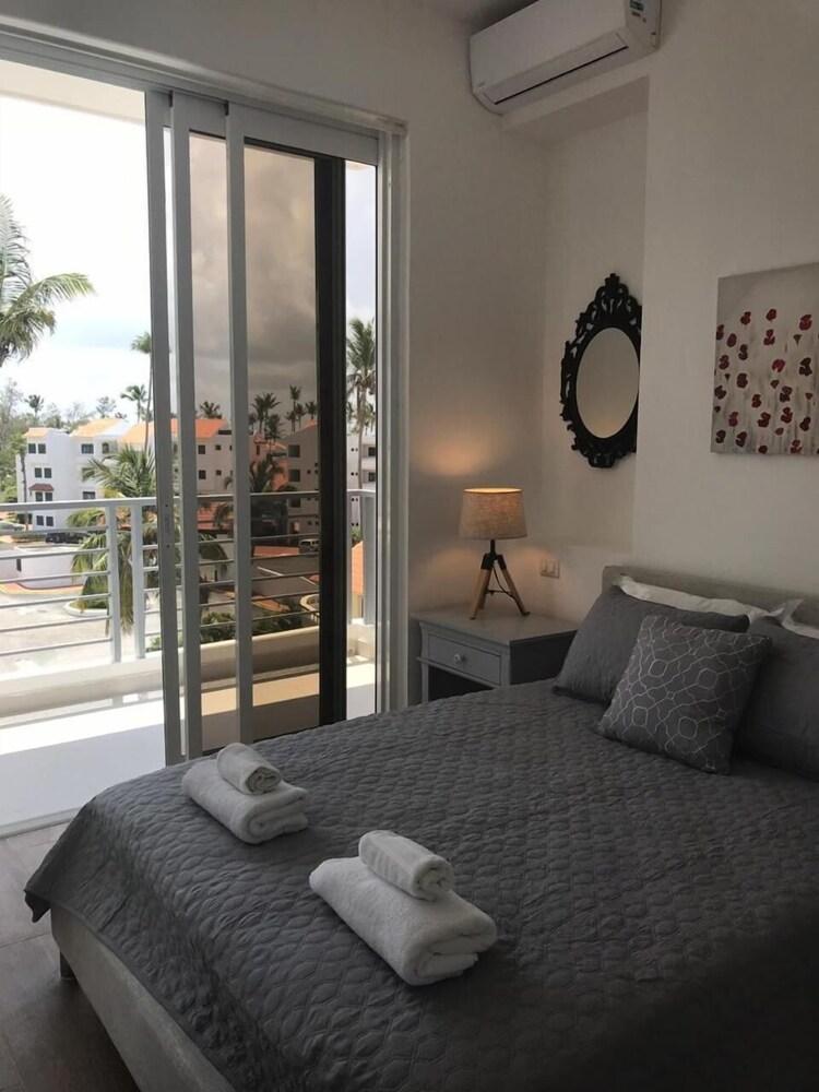 Ducassi VIP two steps to the beach