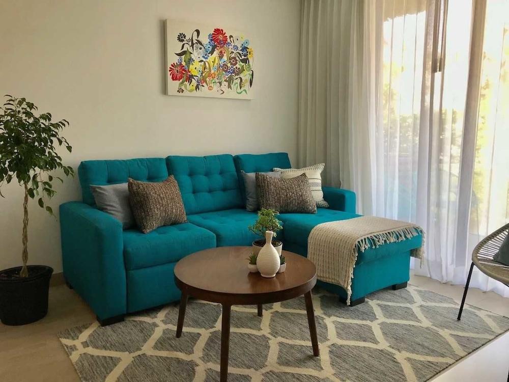 MOMA 206. Luxury Condohotel