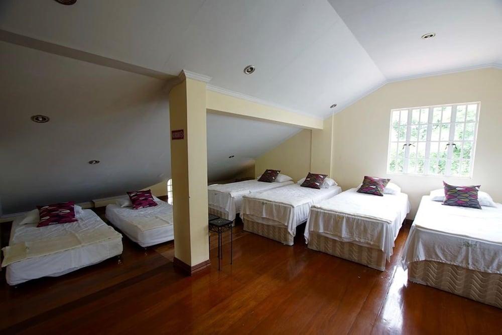 Charming Tagaytay Vacation Home