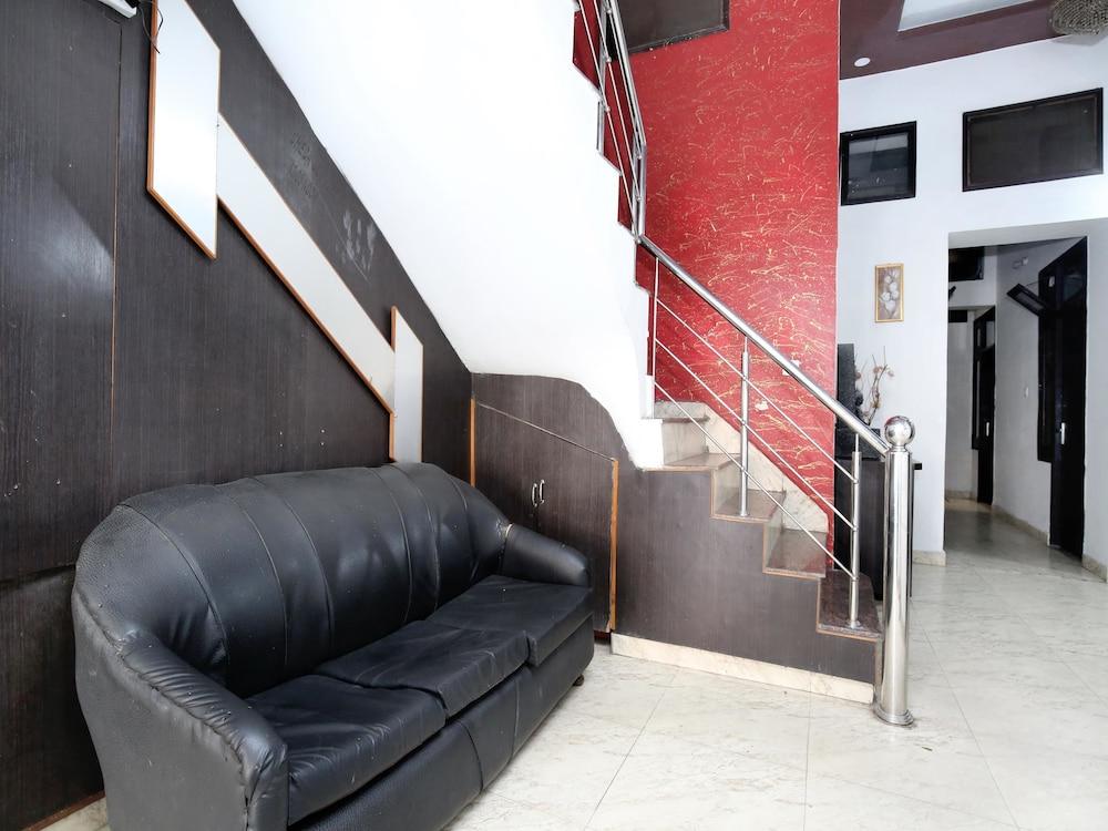 OYO 14494 Hotel Ramneek