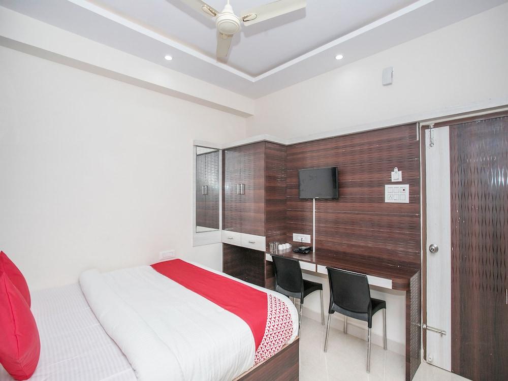 OYO 15270 Atithi Residency