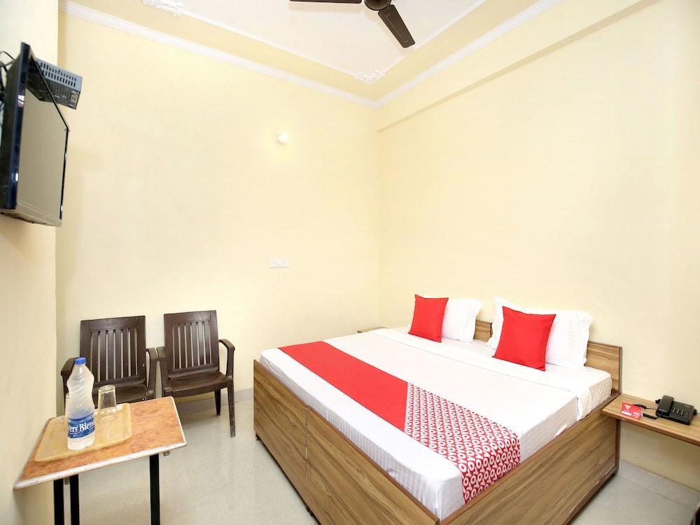 OYO 14823 Skyheights