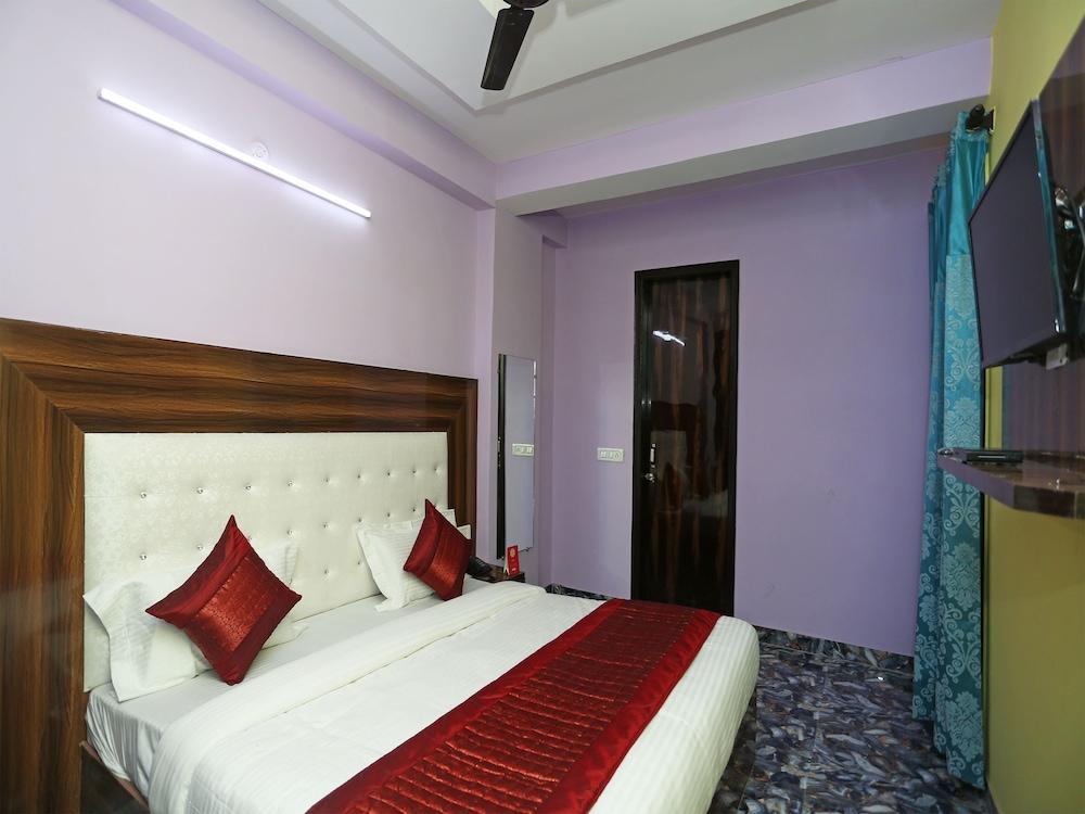 OYO 13028 Jhanvi palace
