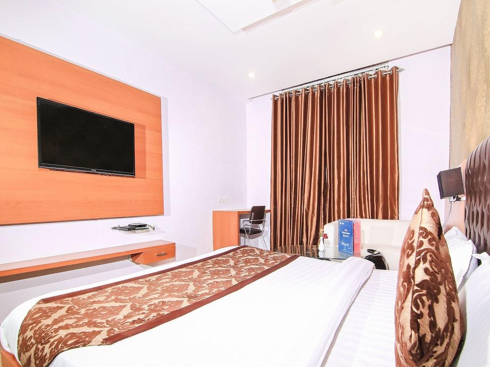 OYO 3683 De Global Park