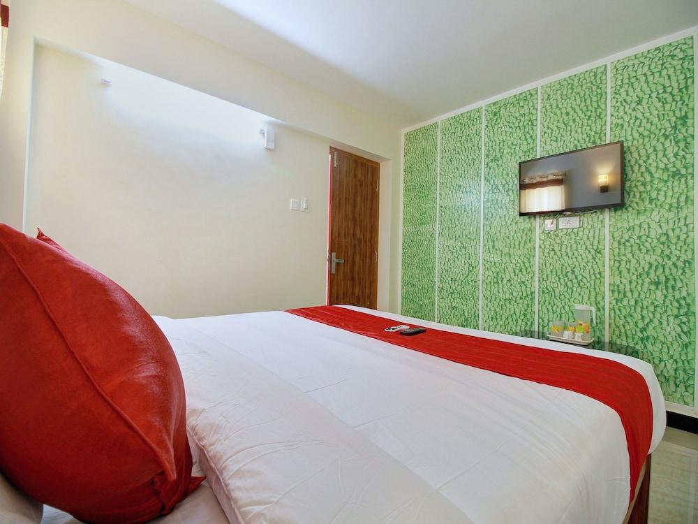 OYO 14240 MOHAN RESIDENCY