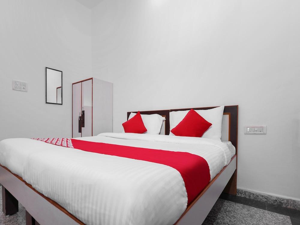 OYO 15243 Hotel Gulab Resort