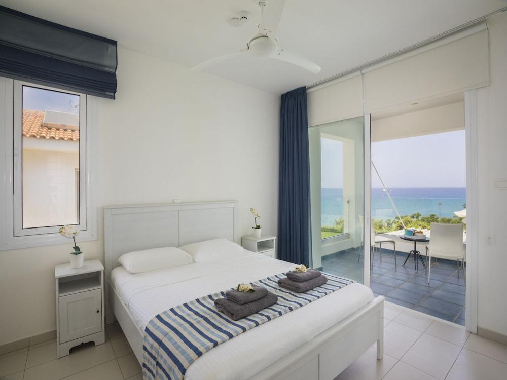 Protaras Seafront Villa Sirina Pearl
