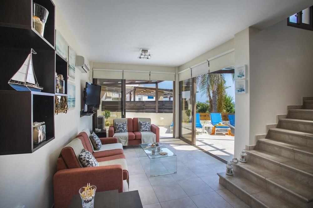 Protaras Villa Nissaki