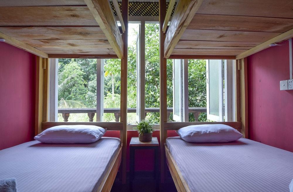 Jay's Bunks-Kandy Hostel - Adults Only