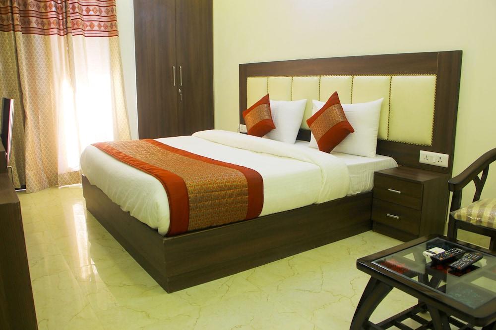 SKS Premier - Golf Course Road