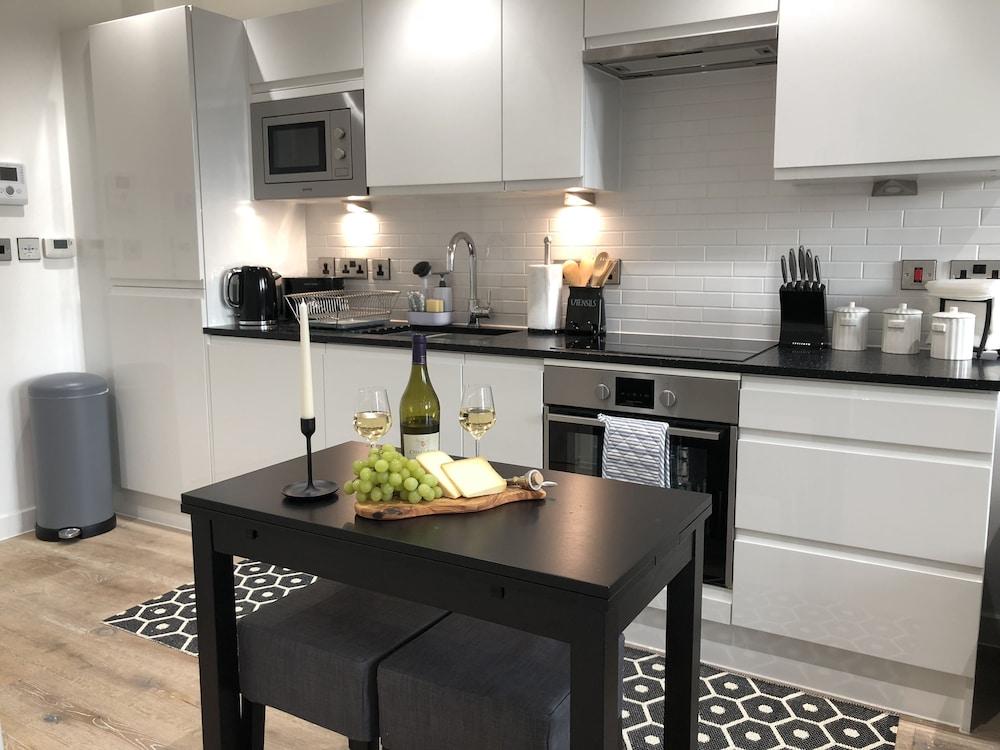 Cosy One Bedroom Apartment By Creatick