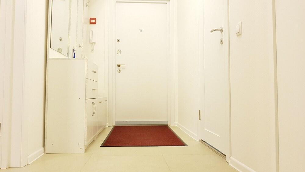 Deluxe Apartment Varshavskoe shosse